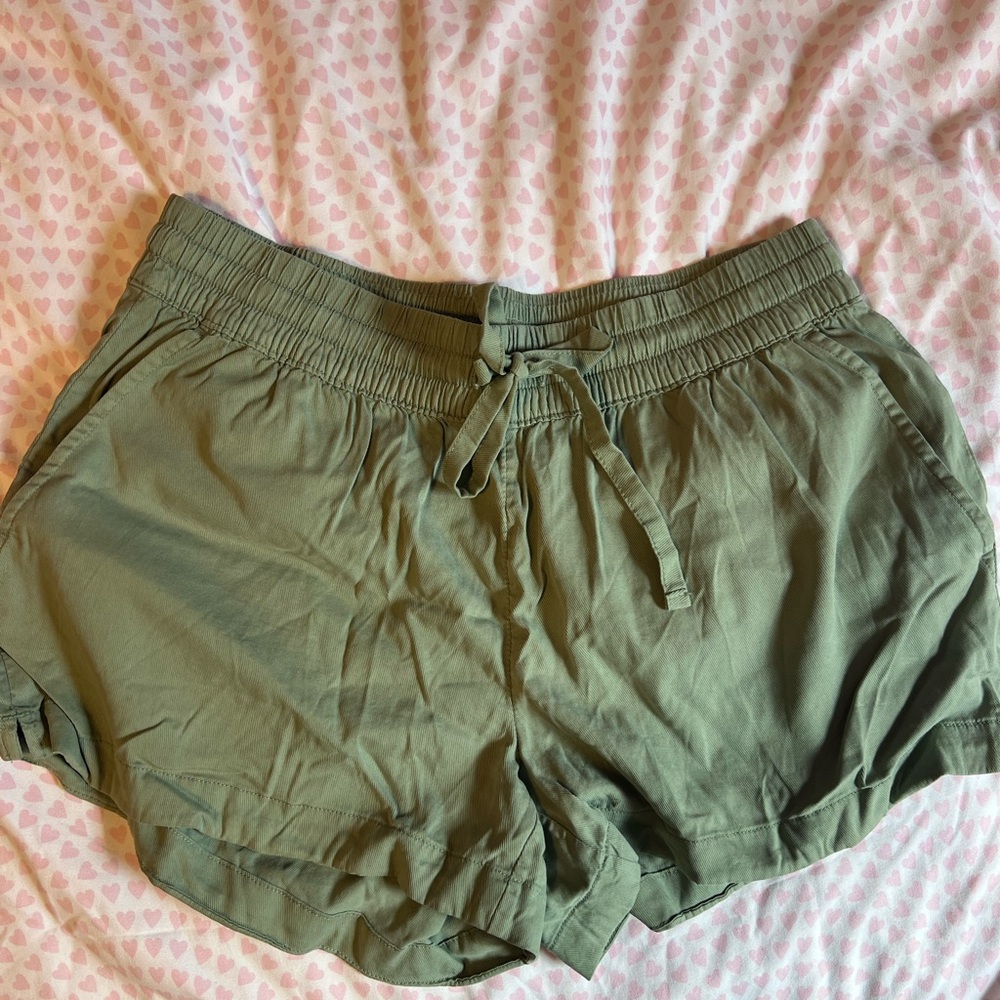 Vineyard Vines Olive Green Women's Shorts